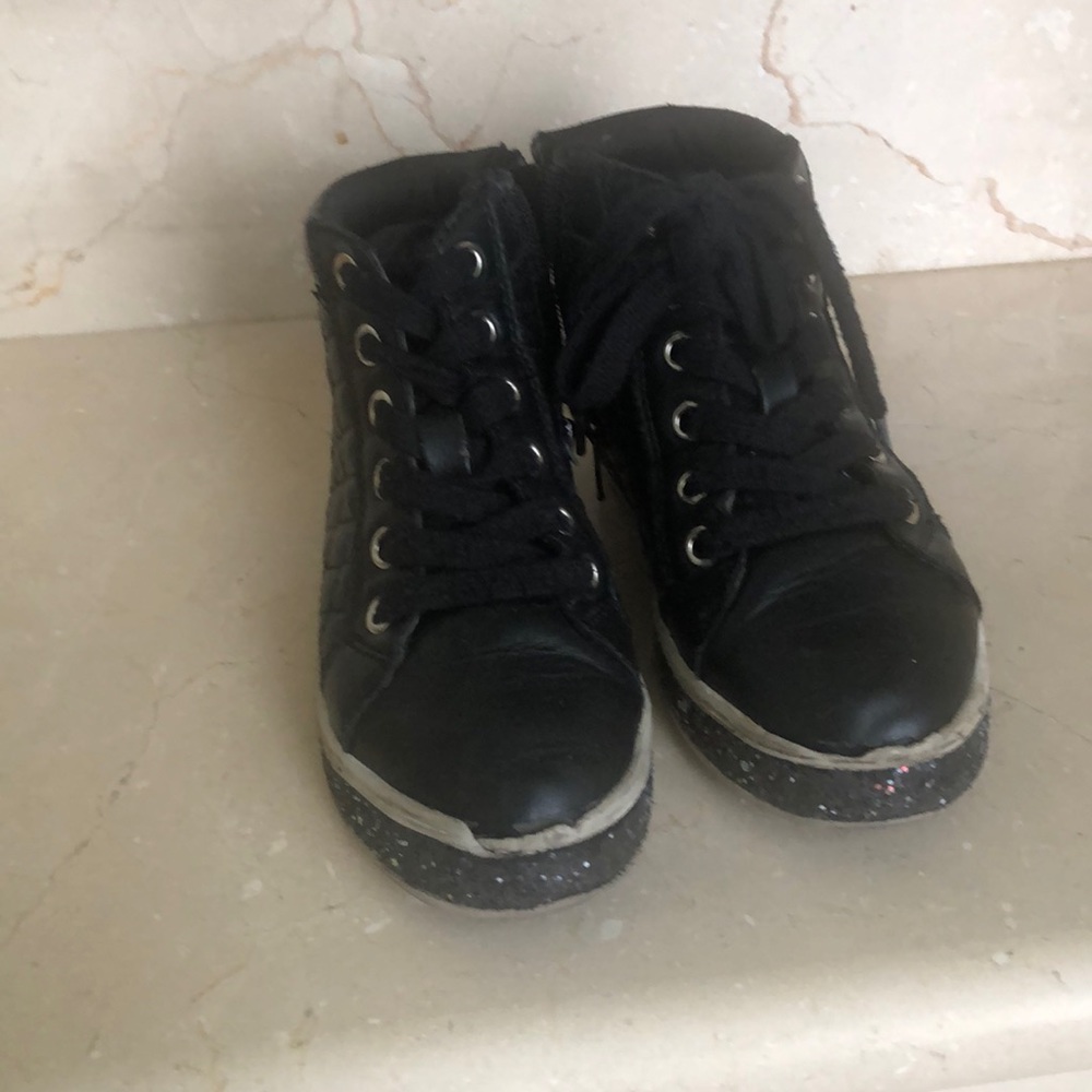 Girls shoes
